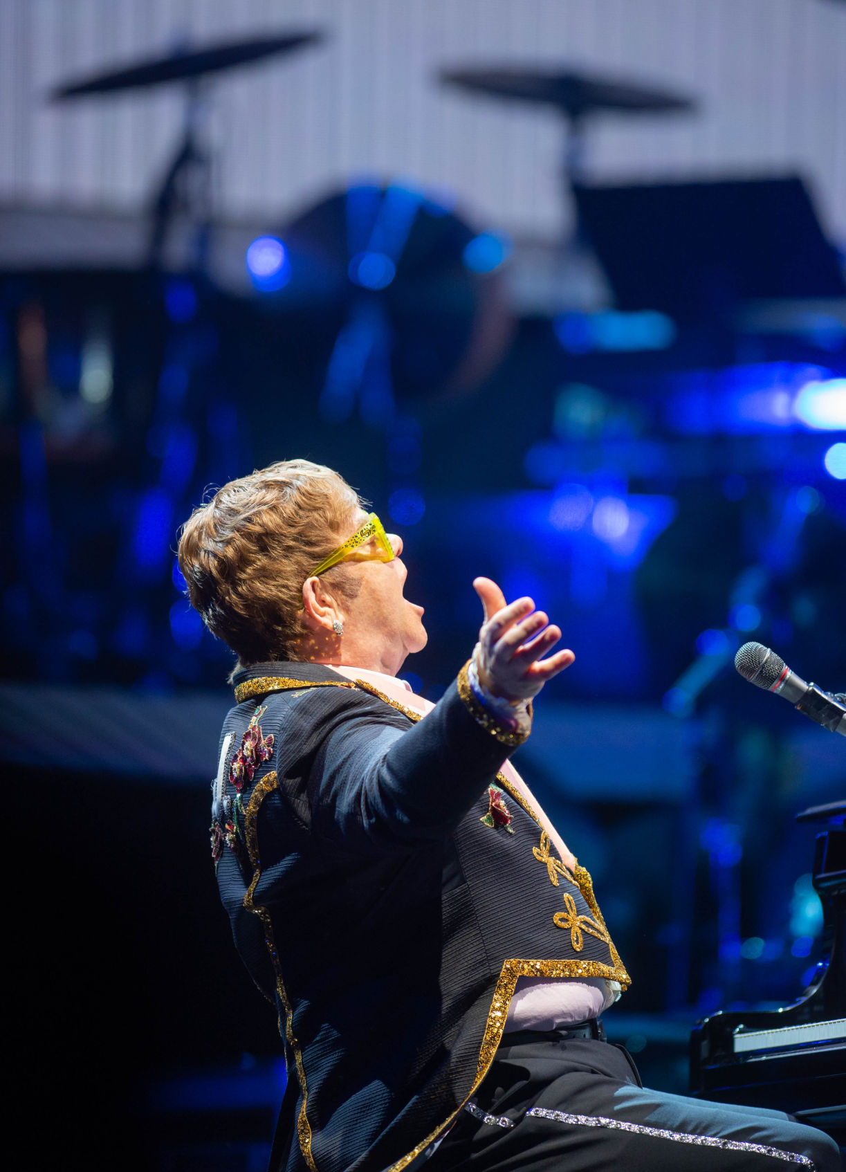 NO.eltonreview.120818.cg.30.JPG